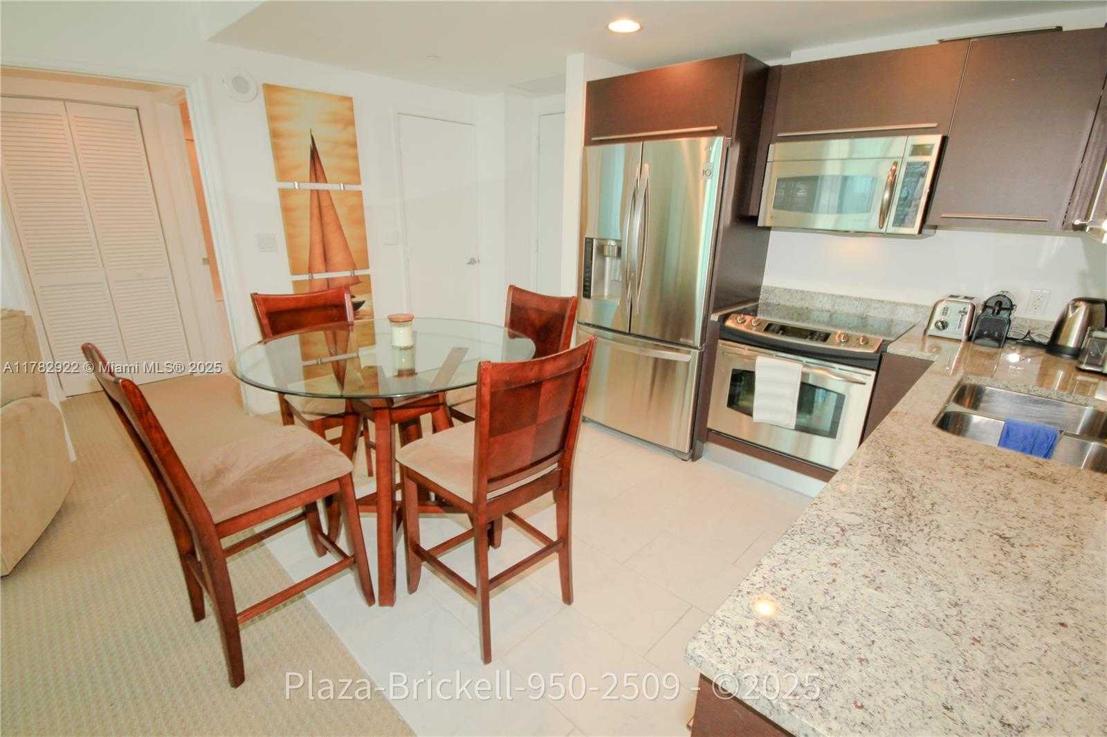 Small Image of 950 BRICKELL BAY DR #2509, Miami Number 14