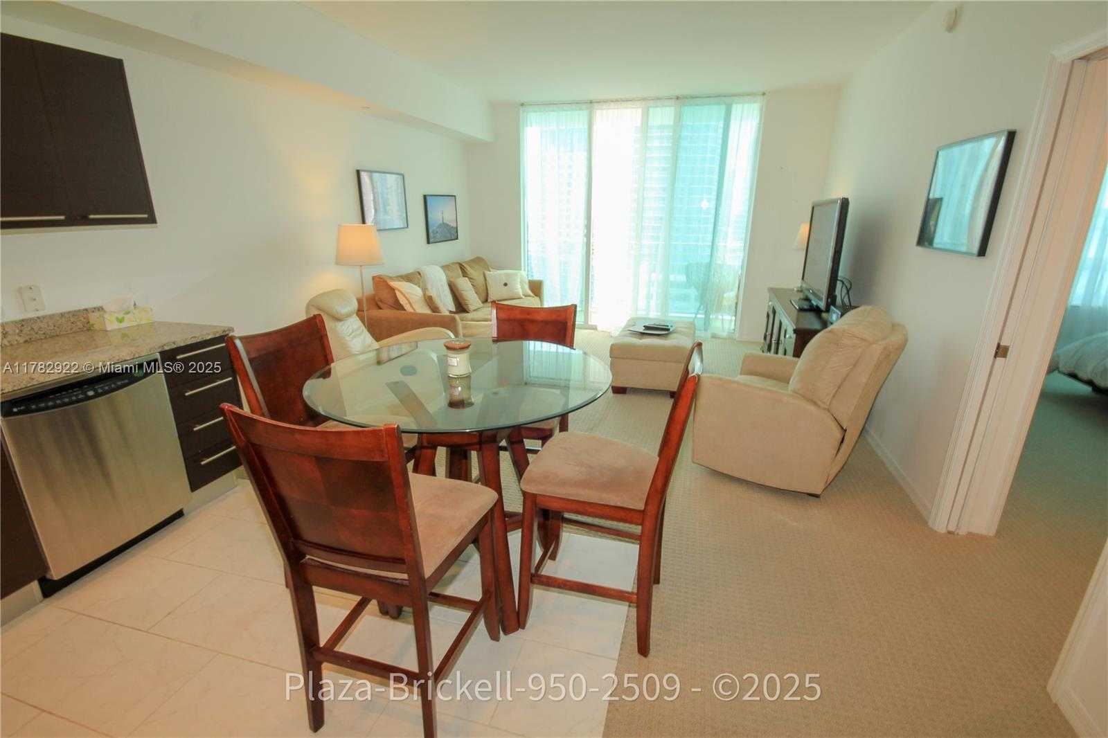 Small Image of 950 BRICKELL BAY DR #2509, Miami Number 16