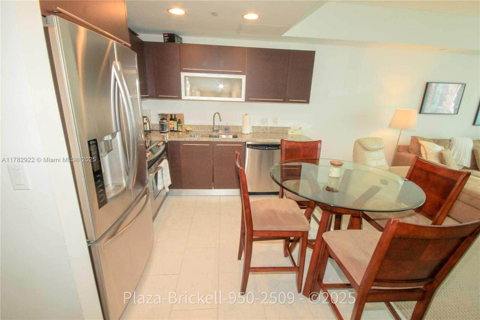Small Image of 950 BRICKELL BAY DR #2509, Miami Number 17