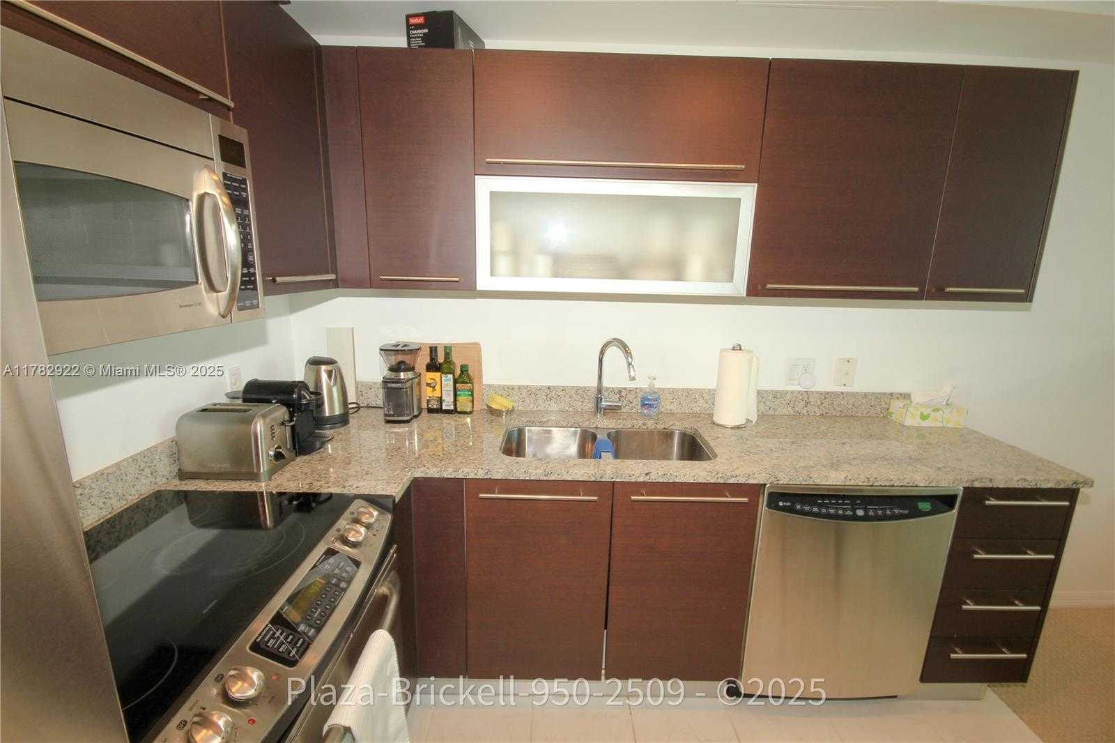 Small Image of 950 BRICKELL BAY DR #2509, Miami Number 19