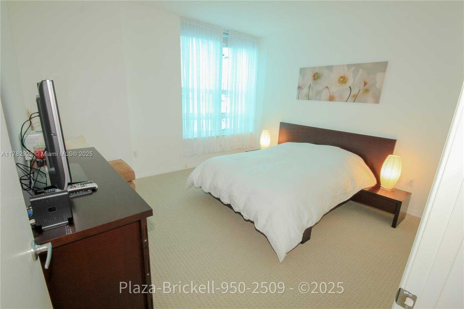 Small Image of 950 BRICKELL BAY DR #2509, Miami Number 29