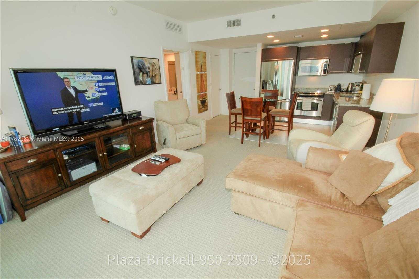 Small Image of 950 BRICKELL BAY DR #2509, Miami Number 3