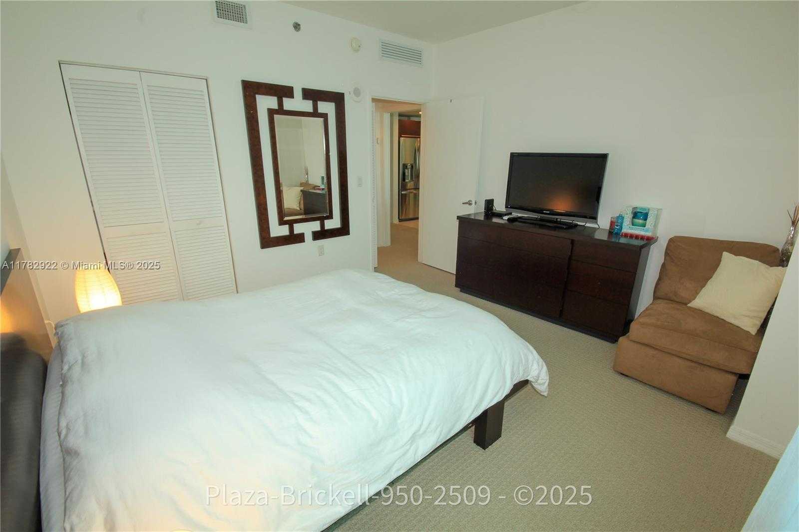 Small Image of 950 BRICKELL BAY DR #2509, Miami Number 31