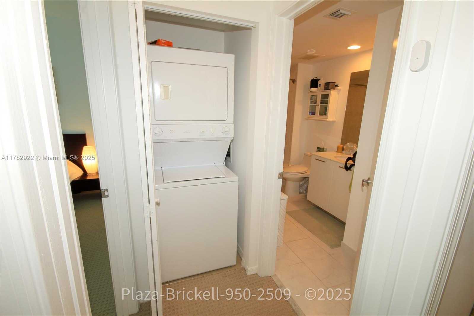 Small Image of 950 BRICKELL BAY DR #2509, Miami Number 33