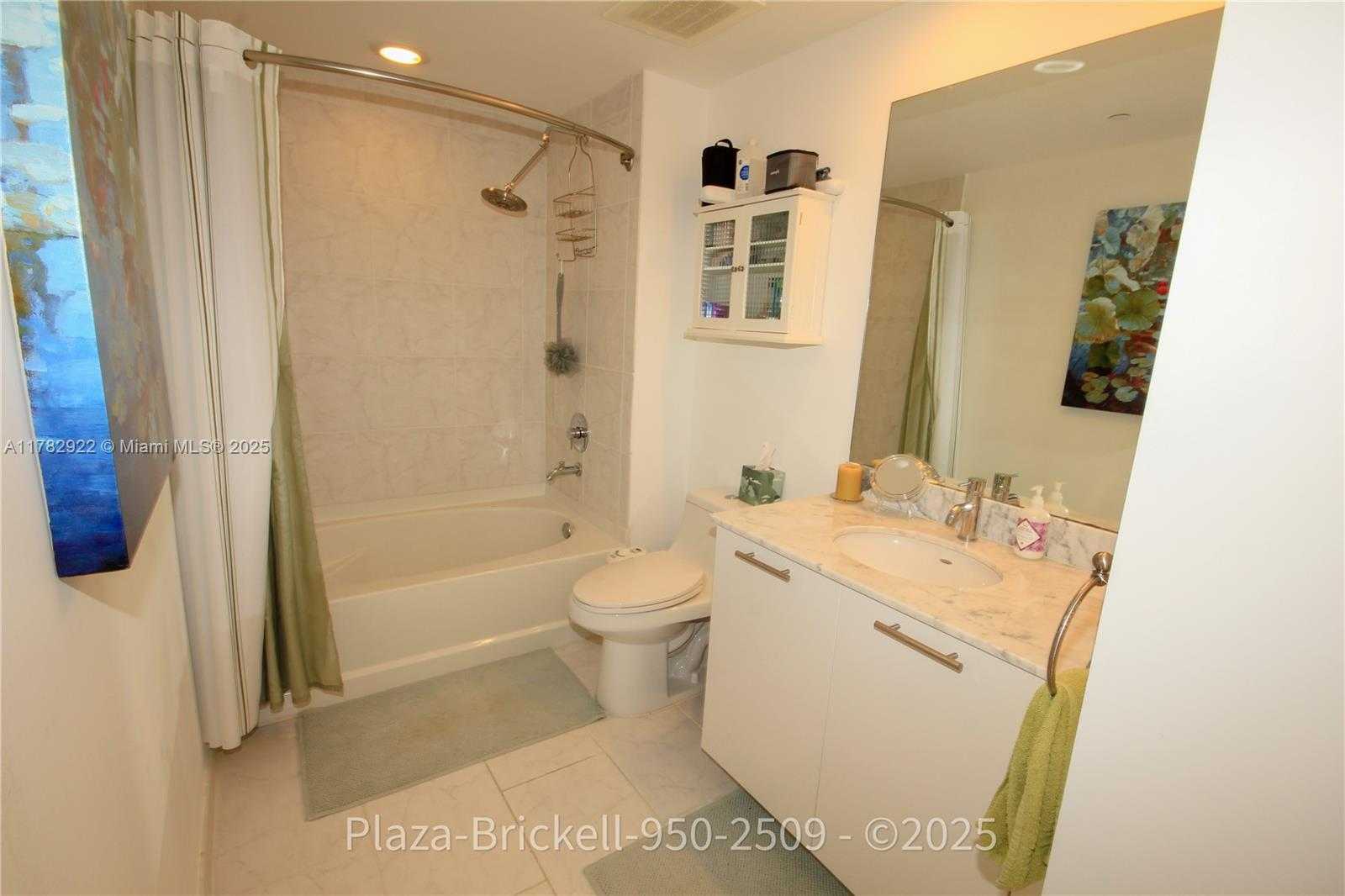 Small Image of 950 BRICKELL BAY DR #2509, Miami Number 35