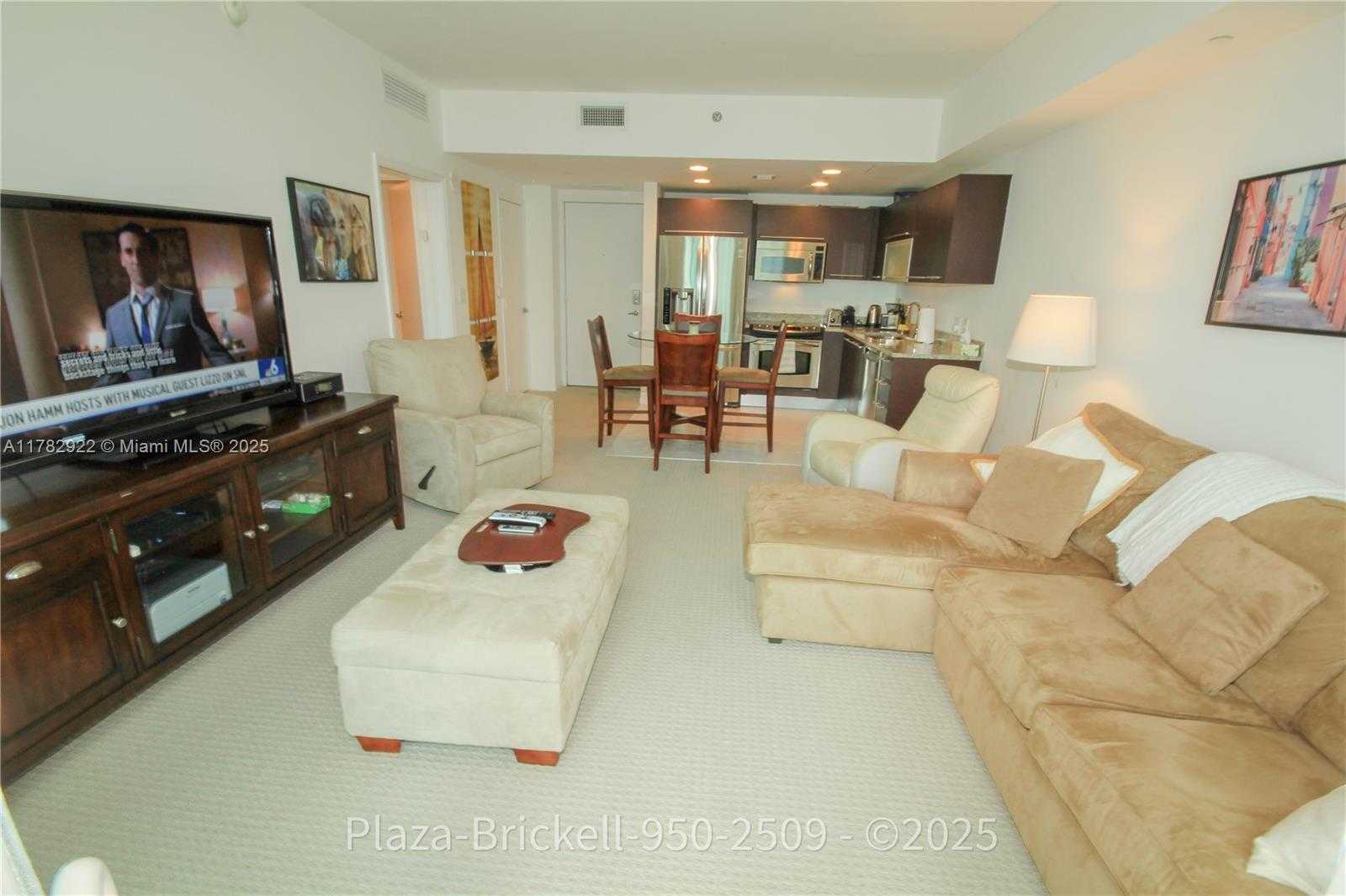 Small Image of 950 BRICKELL BAY DR #2509, Miami Number 5
