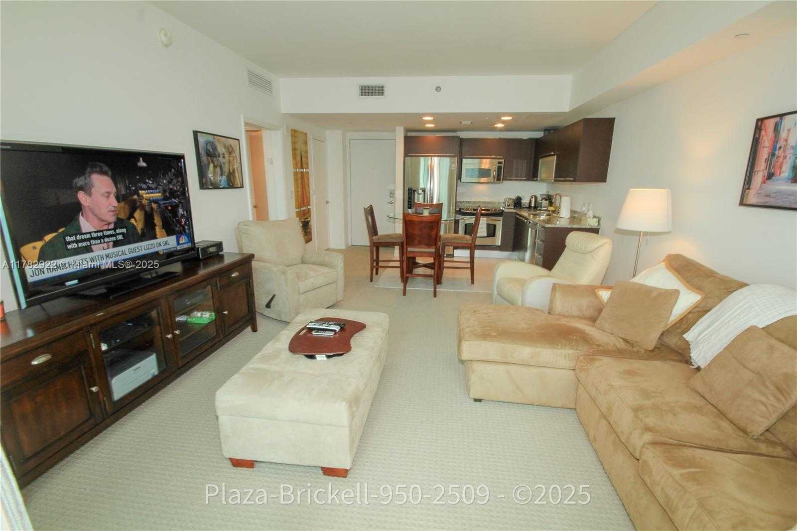 Small Image of 950 BRICKELL BAY DR #2509, Miami Number 8