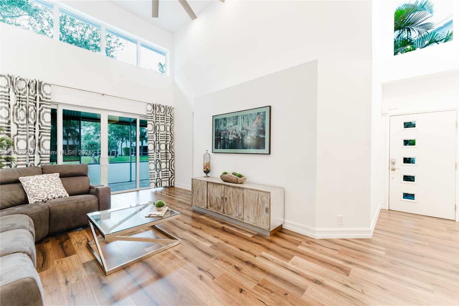 Small Image of 6061 OLD COURT RD #208, Boca Raton Number 4