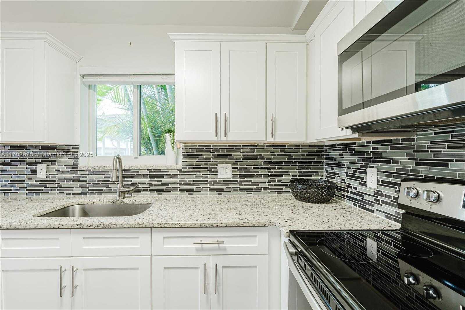 Small Image of 6061 OLD COURT RD #208, Boca Raton Number 9
