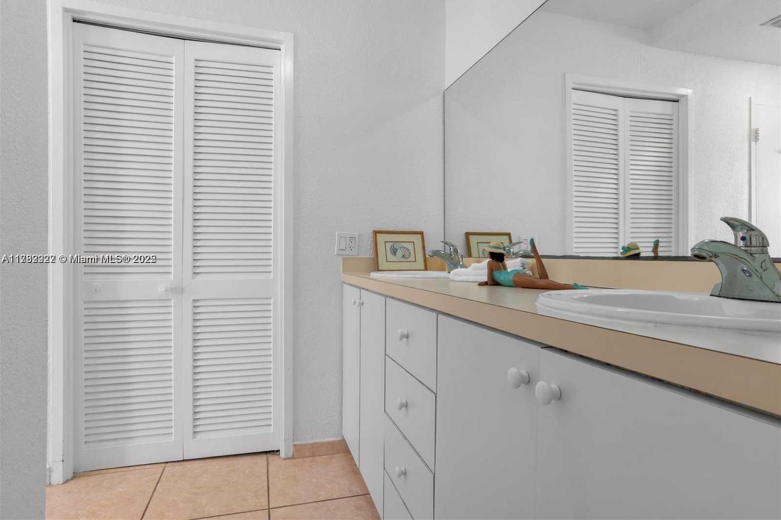 Small Image of 3505 SOUTH OCEAN DR #208, Hollywood Number 14