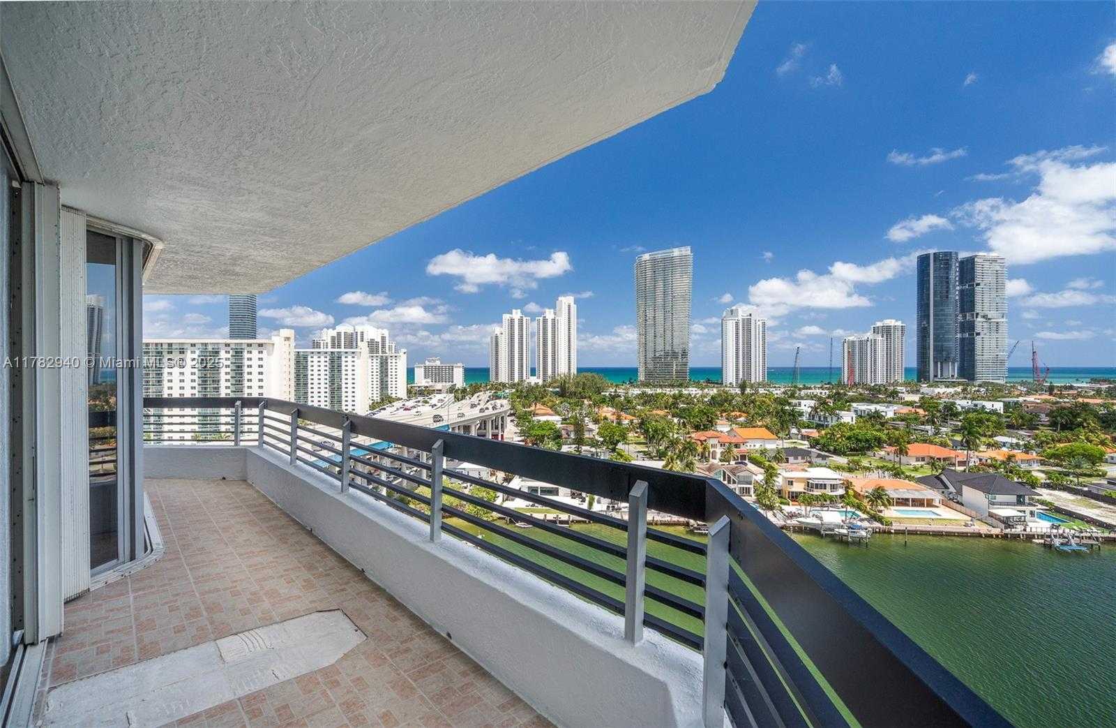 Small Image of Aventura Number 38