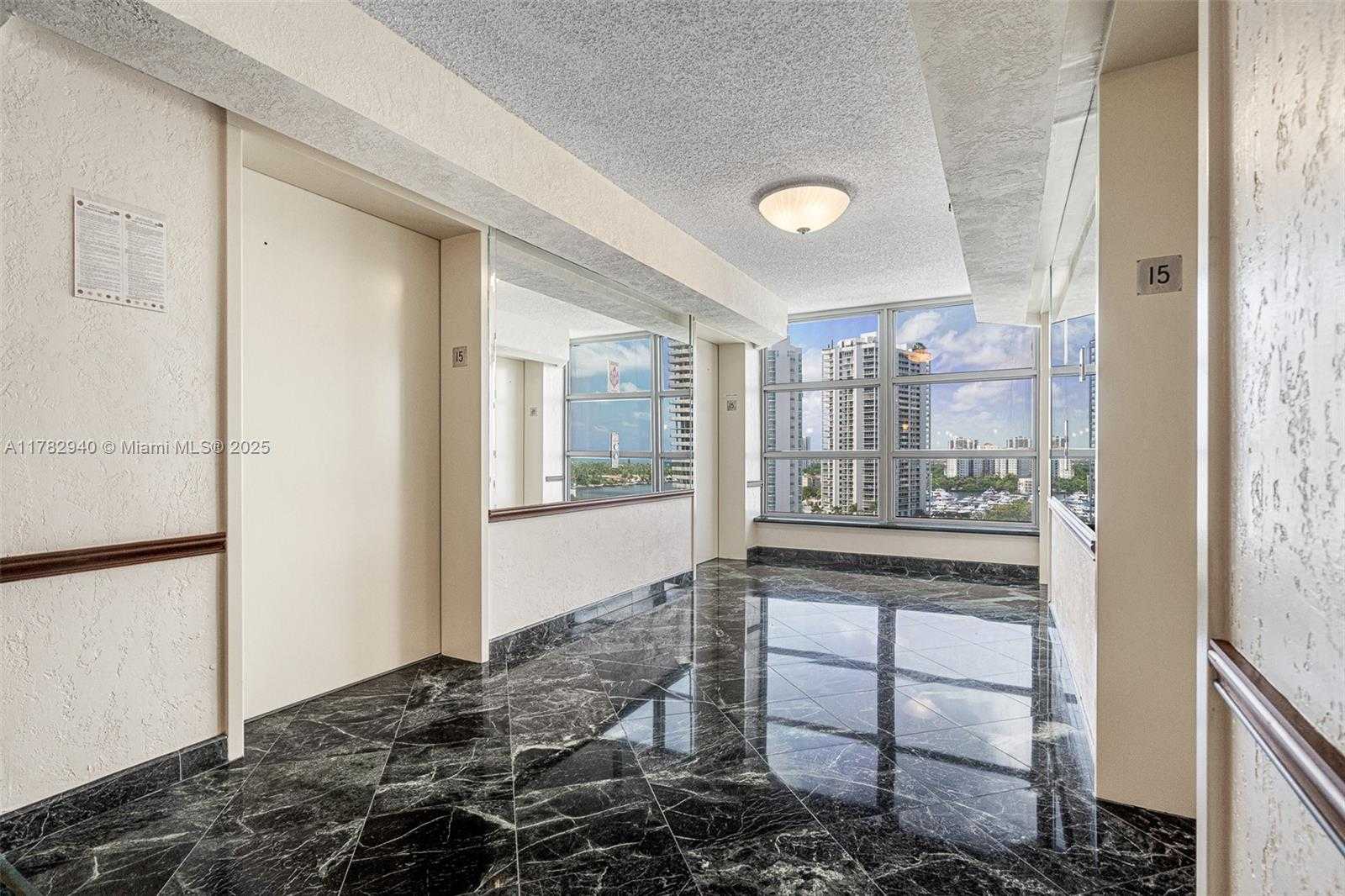 Small Image of Aventura Number 41