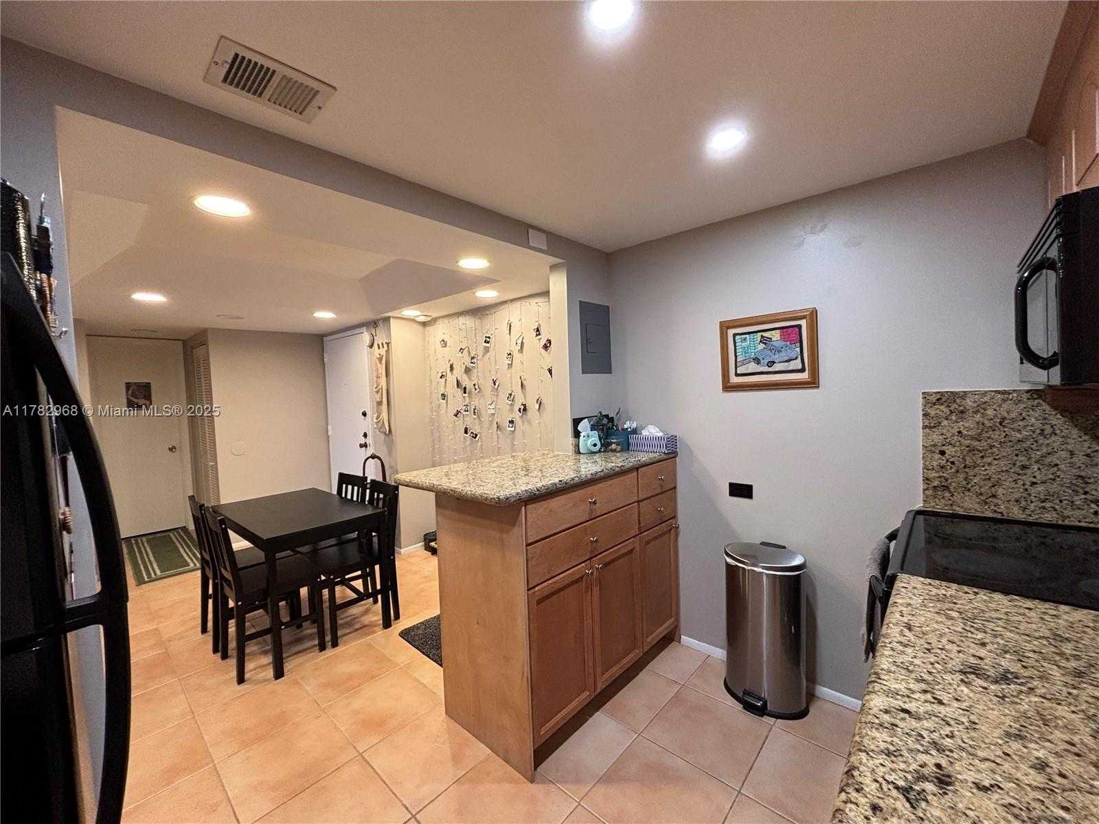 Small Image of 3650 INVERRARY DR #3Y-G, Lauderhill Number 6