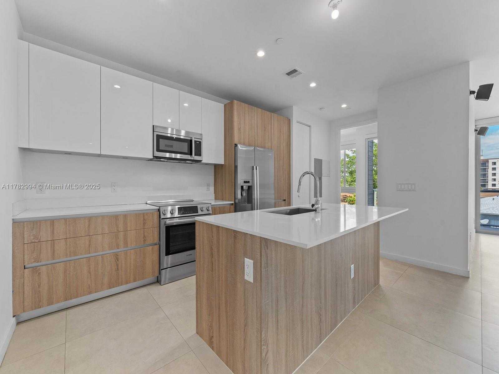 Small Image of 529 SOUTH WEST 11TH ST #303, Miami Number 11