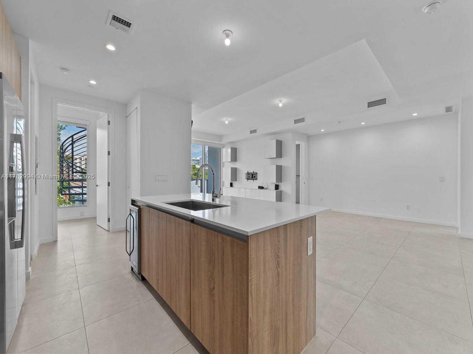 Small Image of 529 SOUTH WEST 11TH ST #303, Miami Number 13