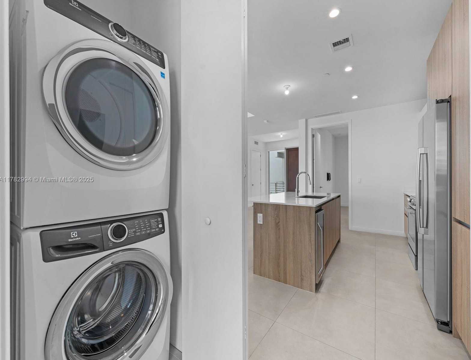 Small Image of 529 SOUTH WEST 11TH ST #303, Miami Number 15