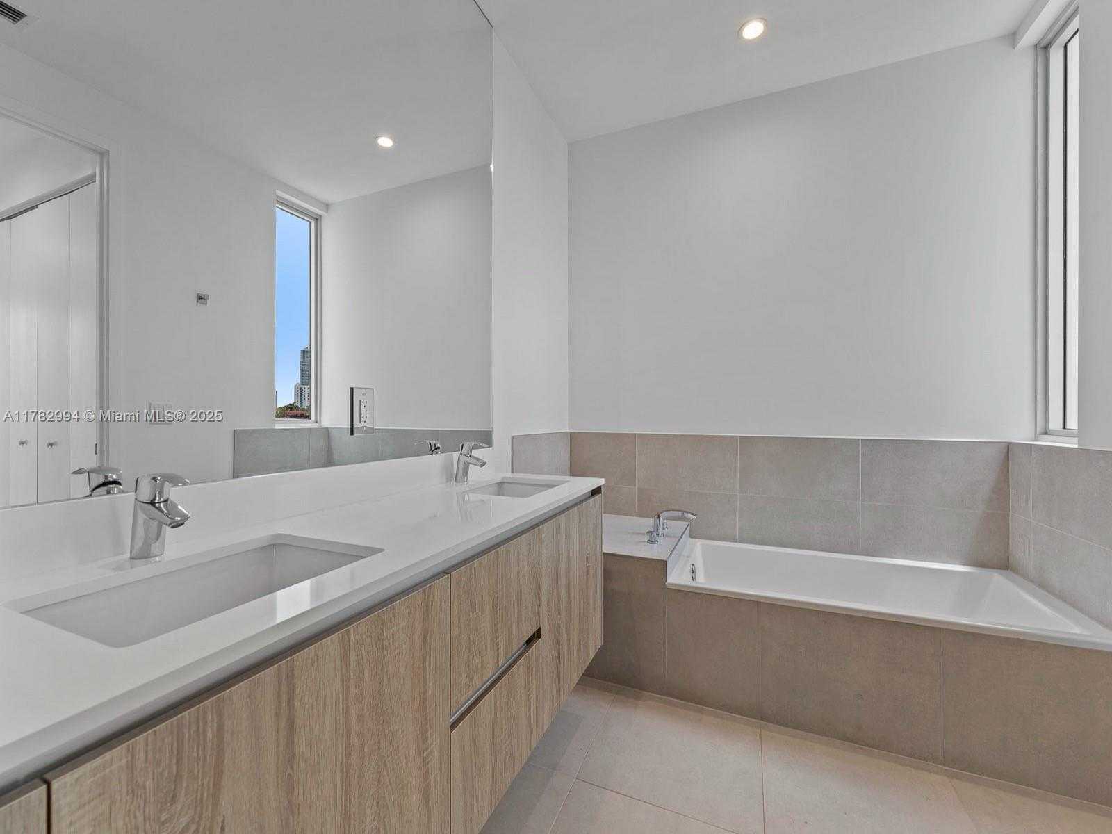 Small Image of 529 SOUTH WEST 11TH ST #303, Miami Number 30