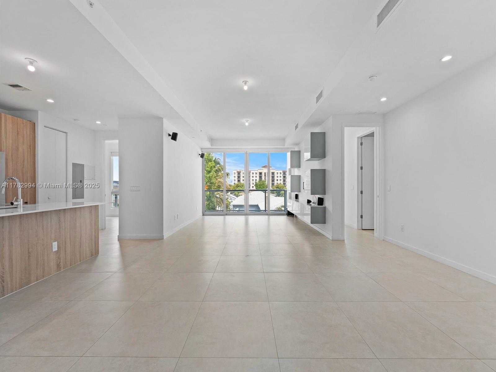 Small Image of 529 SOUTH WEST 11TH ST #303, Miami Number 4