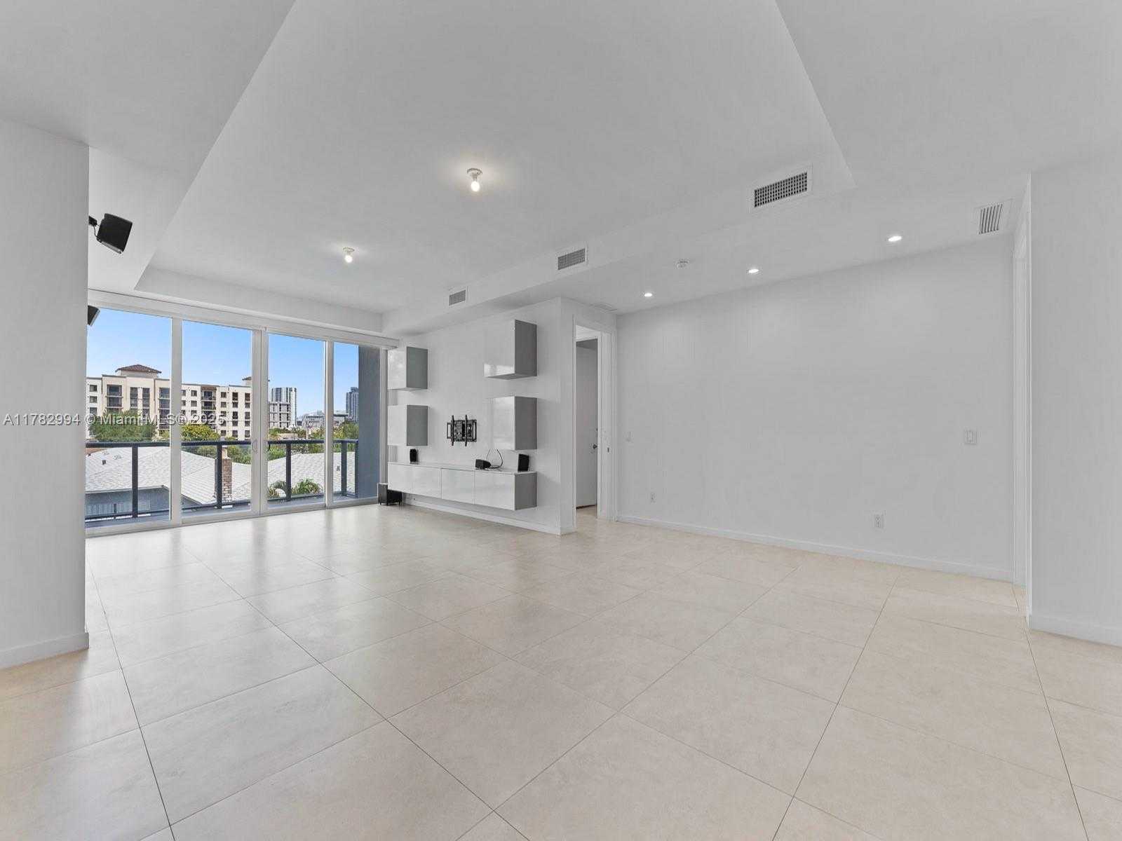 Small Image of 529 SOUTH WEST 11TH ST #303, Miami Number 5