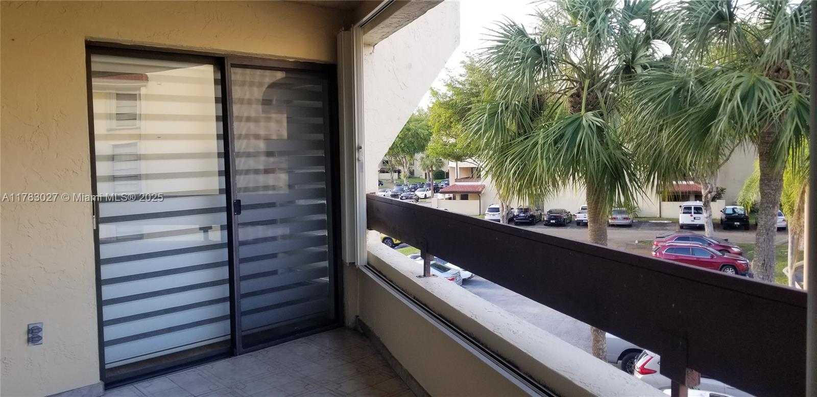 Small Image of 8850 SOUTH WEST 123RD CT #H302, Miami Number 14