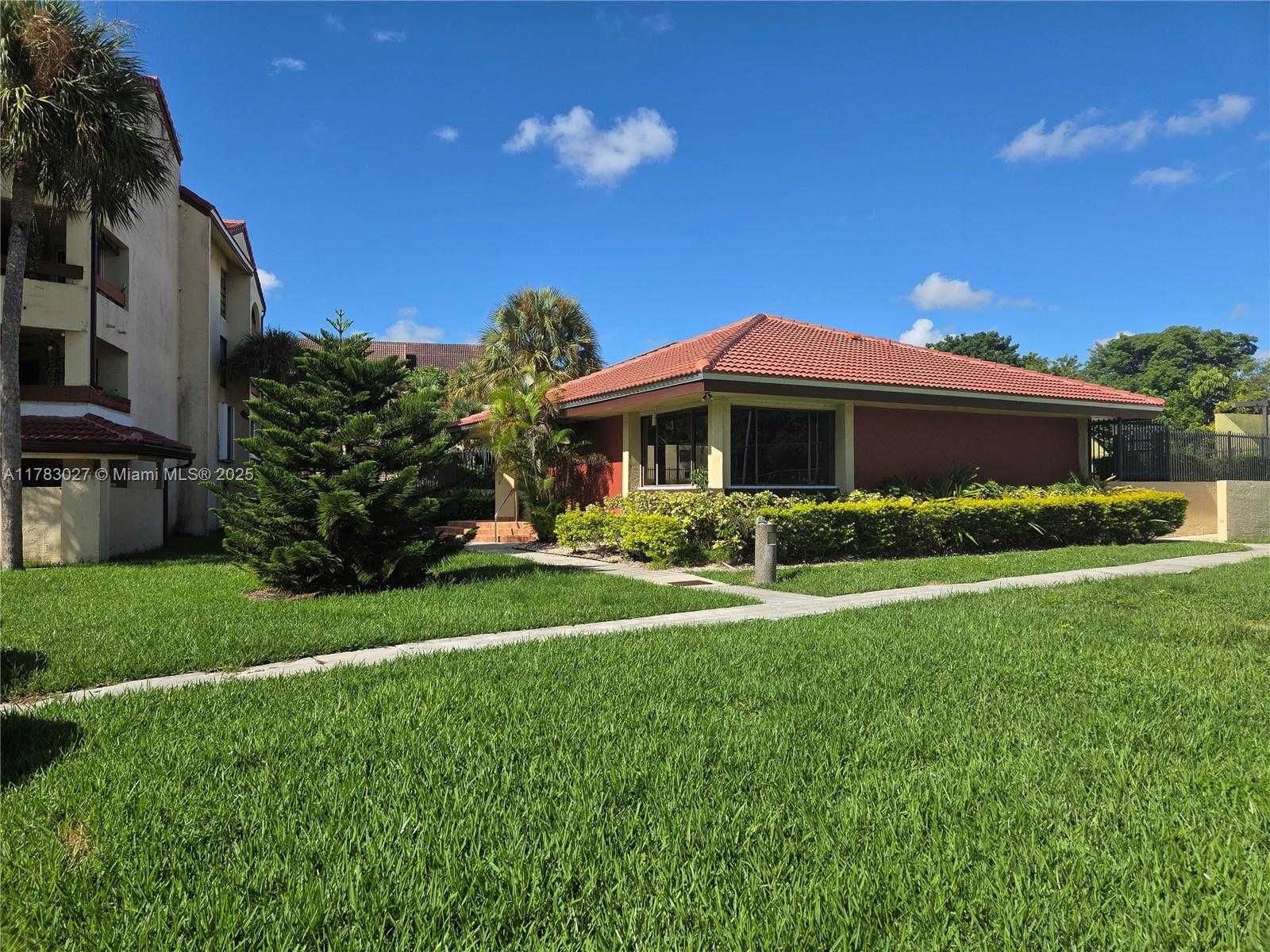 Small Image of 8850 SOUTH WEST 123RD CT #H302, Miami Number 25