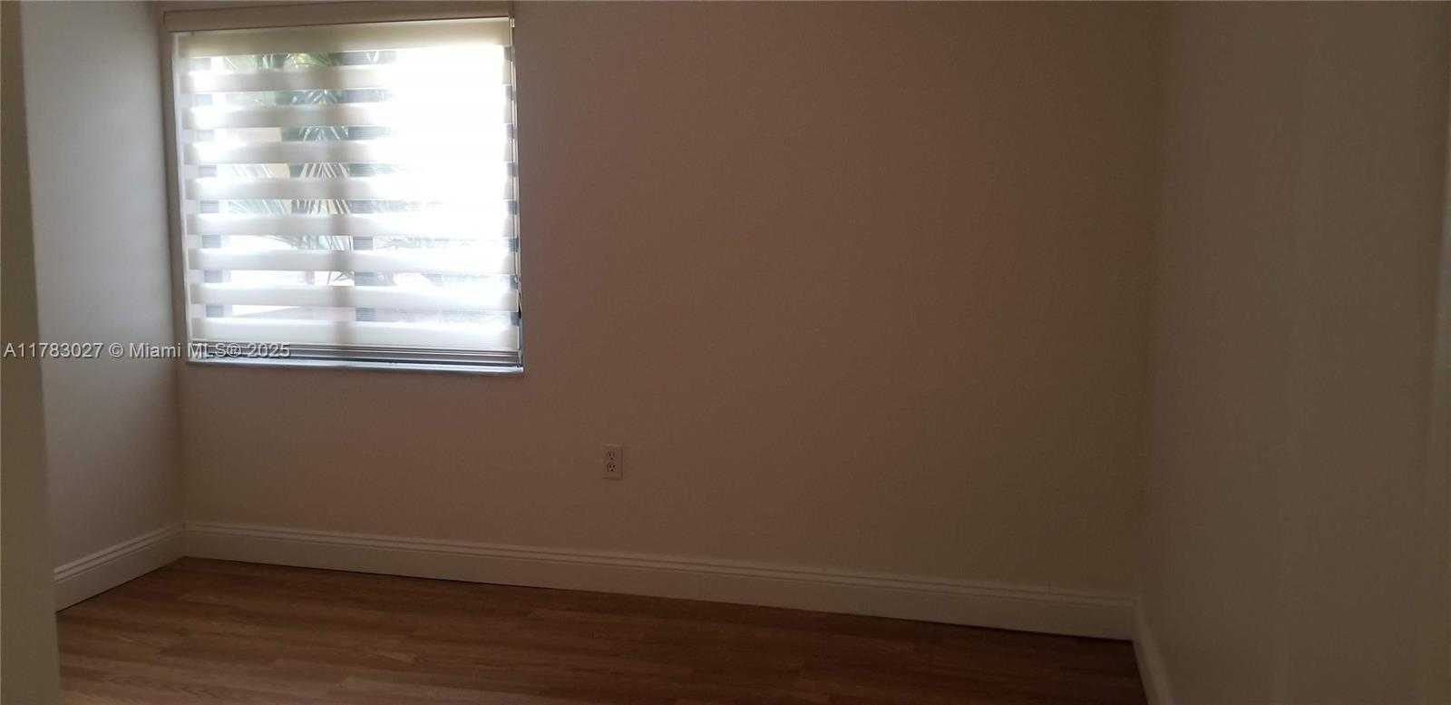 Small Image of 8850 SOUTH WEST 123RD CT #H302, Miami Number 5
