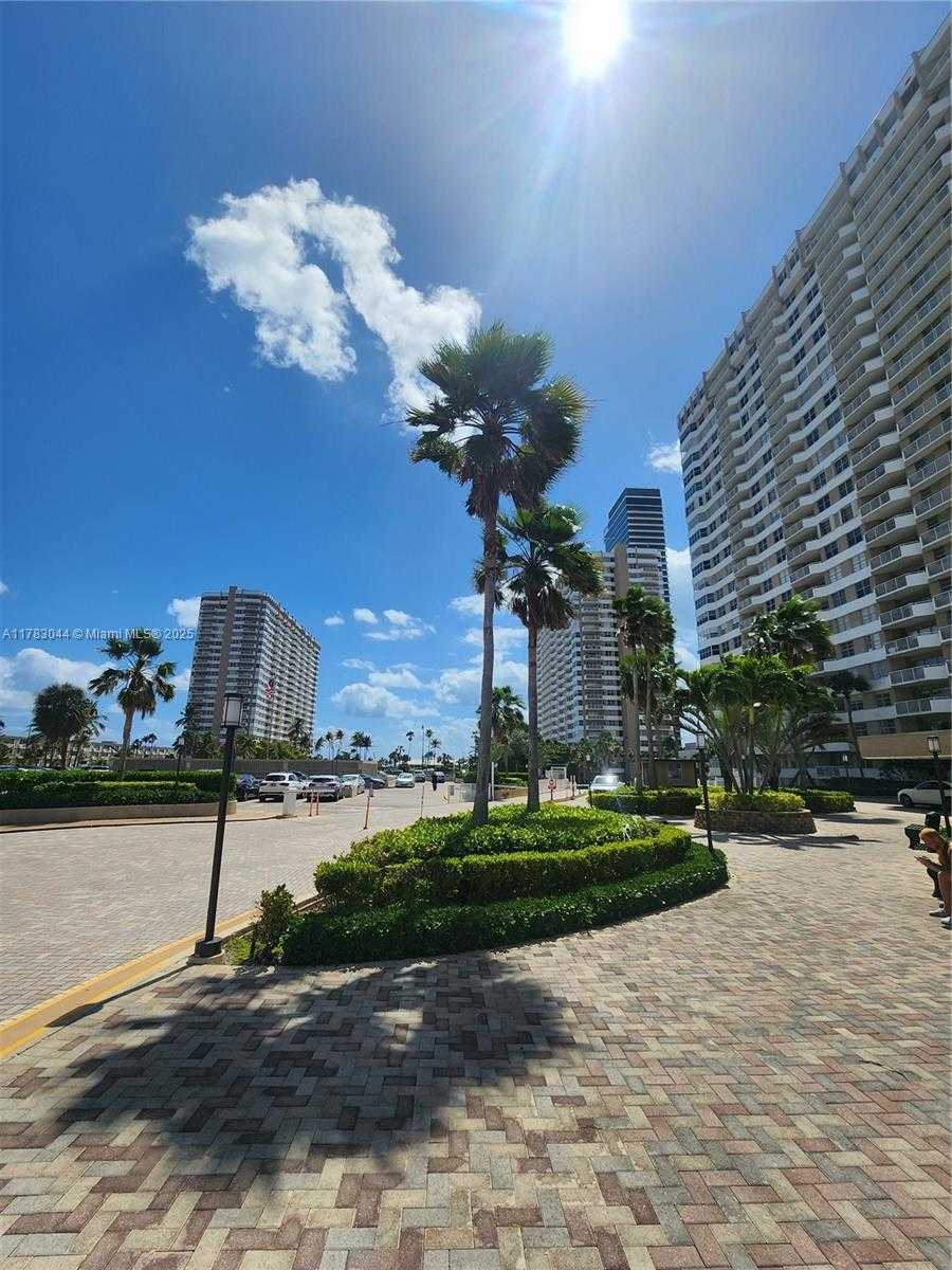 Small Image of 1965 SOUTH OCEAN DR #3H, Hallandale Beach Number 31