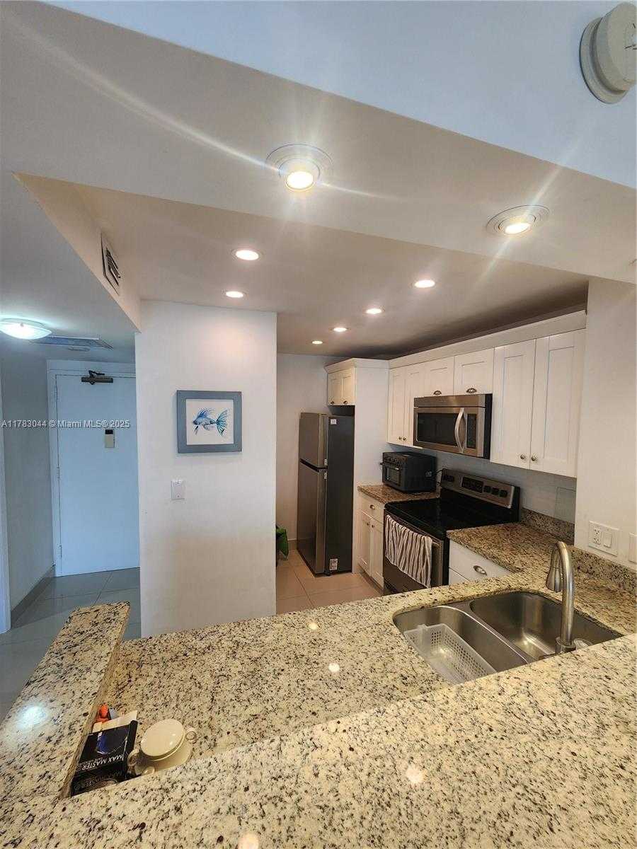 Small Image of 1965 SOUTH OCEAN DR #3H, Hallandale Beach Number 5