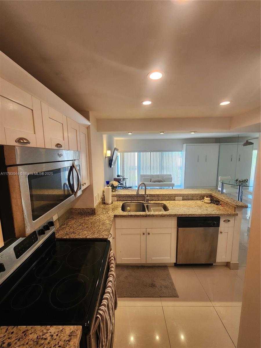 Small Image of 1965 SOUTH OCEAN DR #3H, Hallandale Beach Number 7