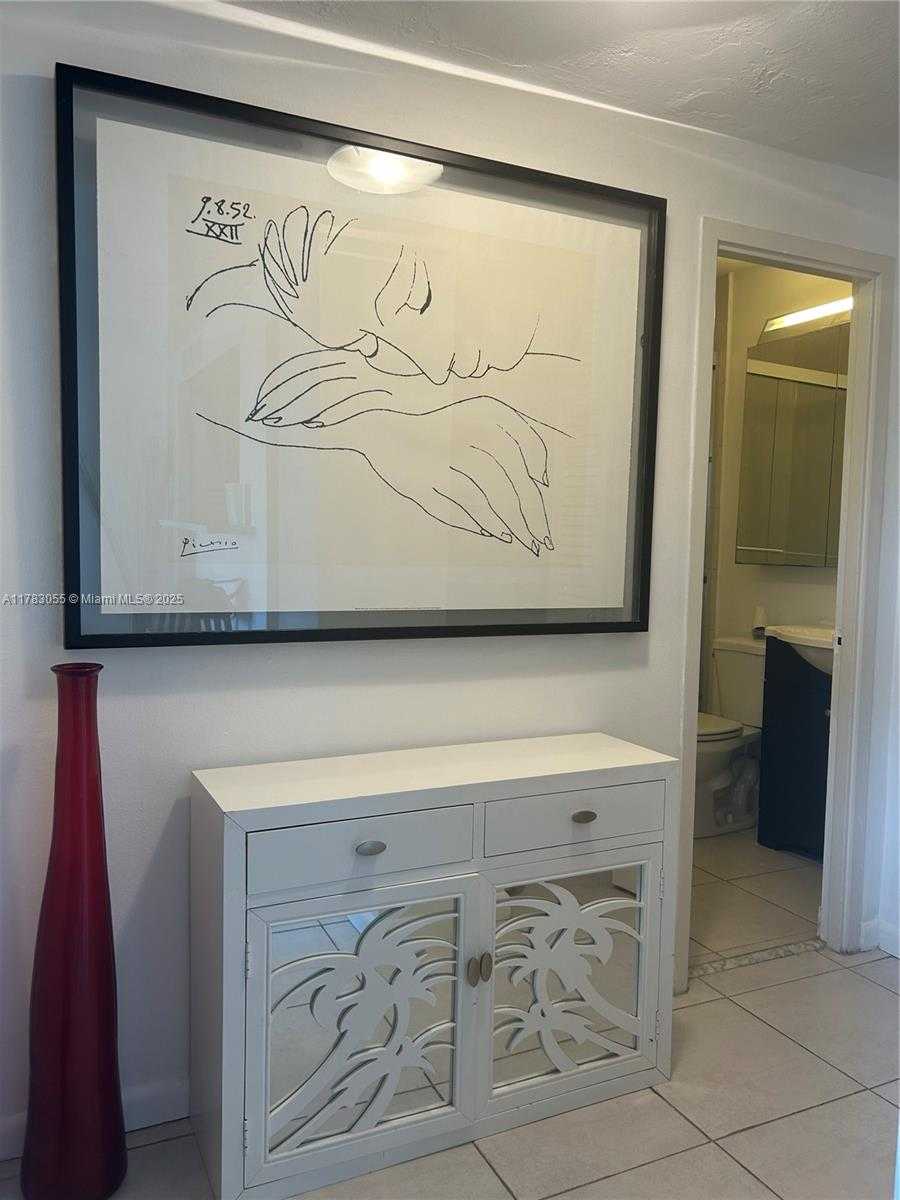 Small Image of 2451 BRICKELL AVE #4P, Miami Number 16