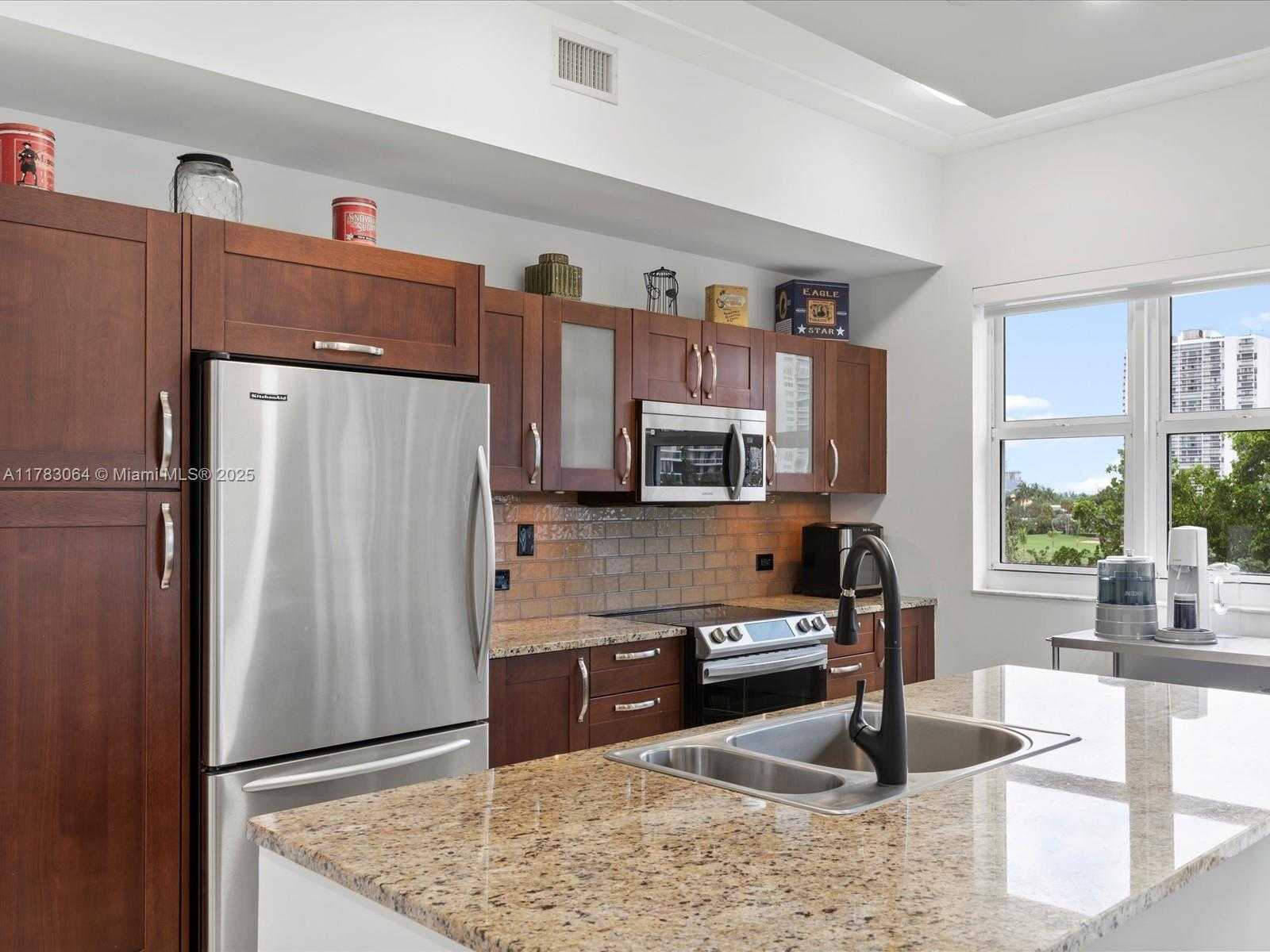 Small Image of 20000 EAST COUNTRY CLUB DR #416, Aventura Number 14