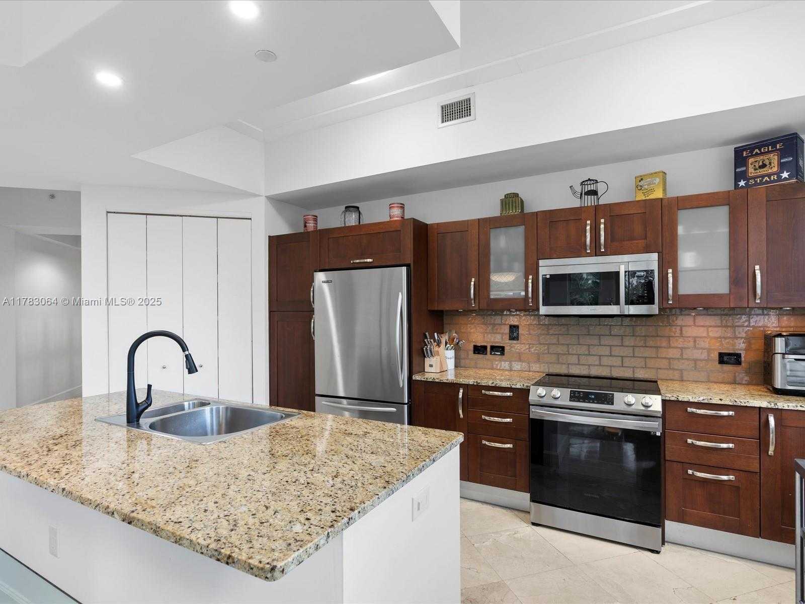 Small Image of 20000 EAST COUNTRY CLUB DR #416, Aventura Number 15