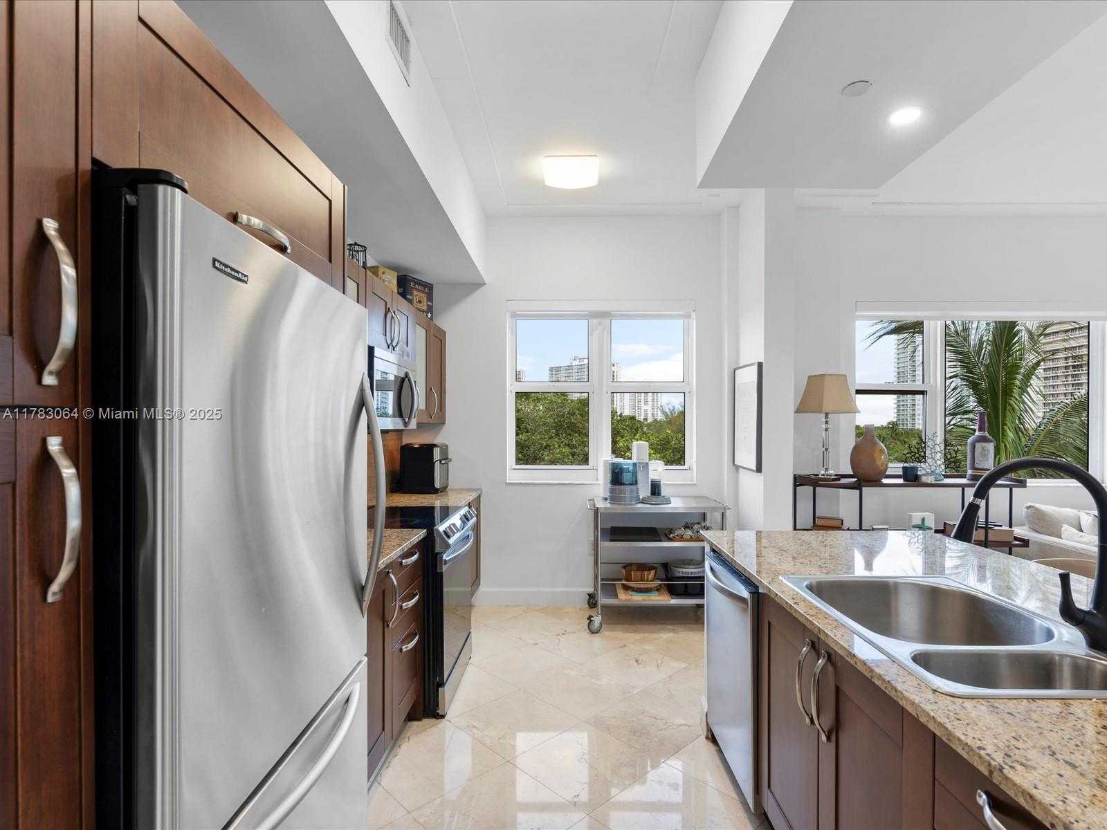 Small Image of 20000 EAST COUNTRY CLUB DR #416, Aventura Number 16