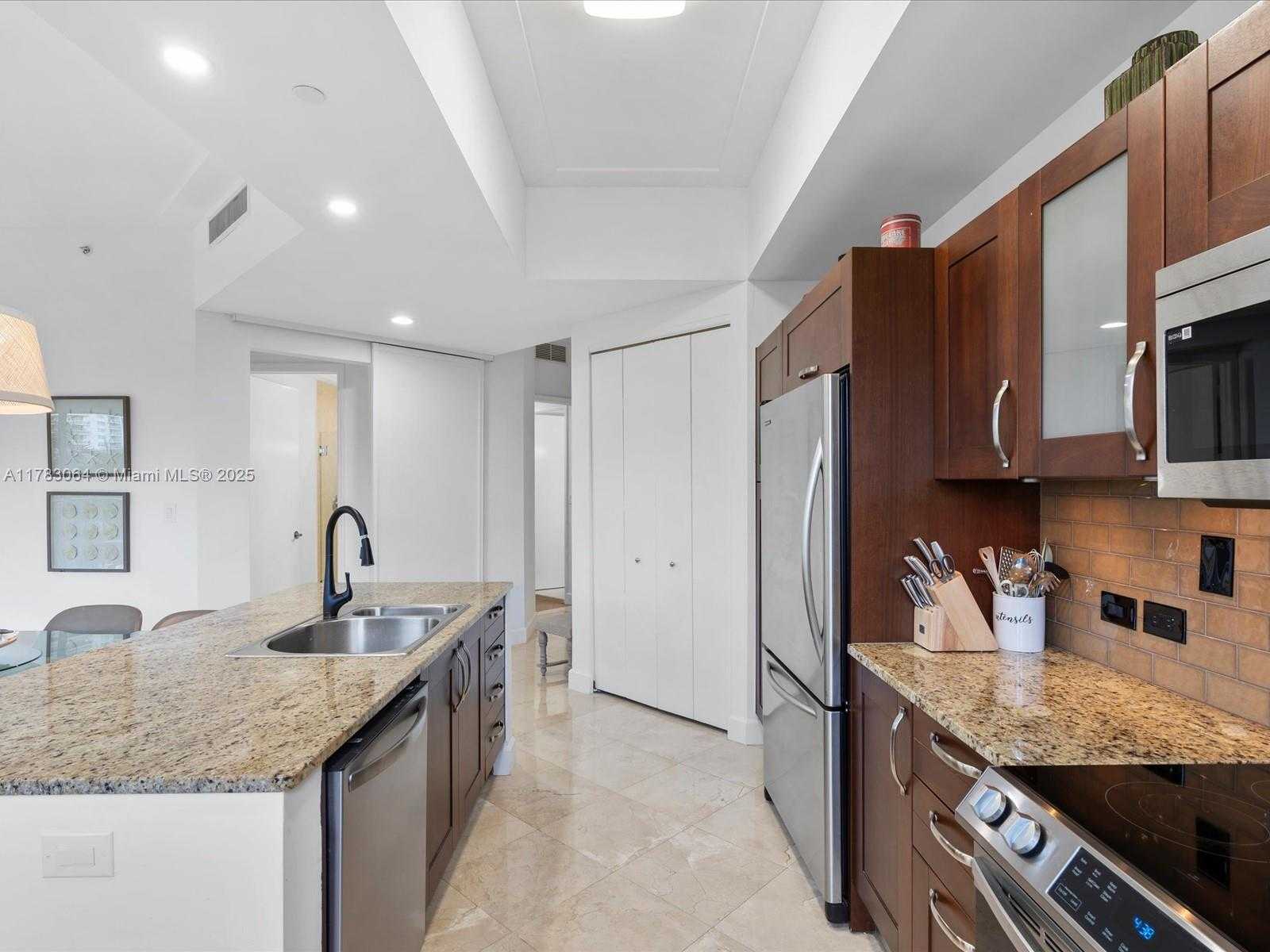 Small Image of 20000 EAST COUNTRY CLUB DR #416, Aventura Number 17