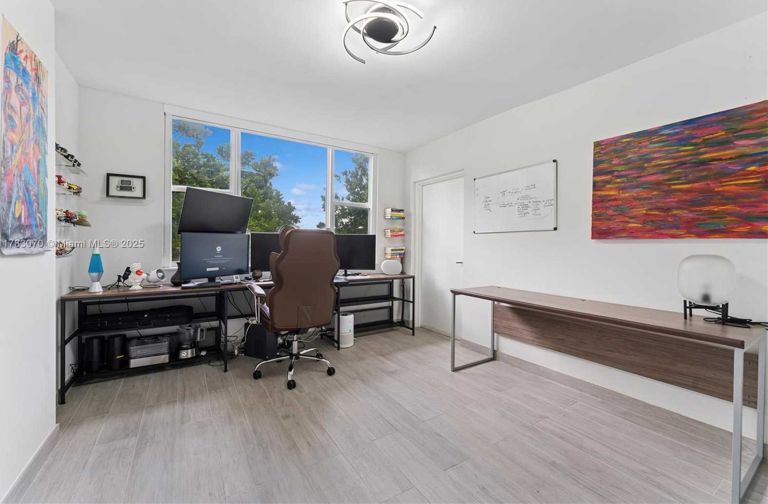 Small Image of 4400 HILLCREST DR #303B, Hollywood Number 17