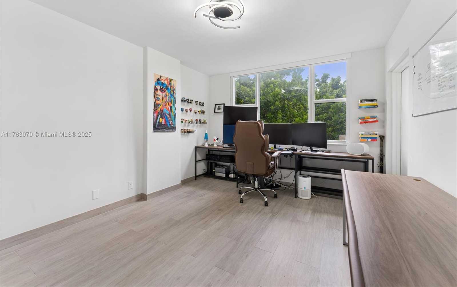 Small Image of 4400 HILLCREST DR #303B, Hollywood Number 18