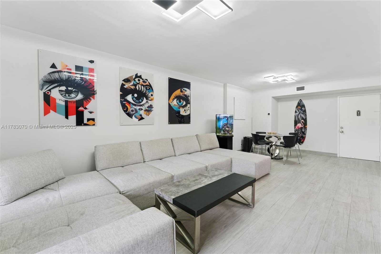 Small Image of 4400 HILLCREST DR #303B, Hollywood Number 7