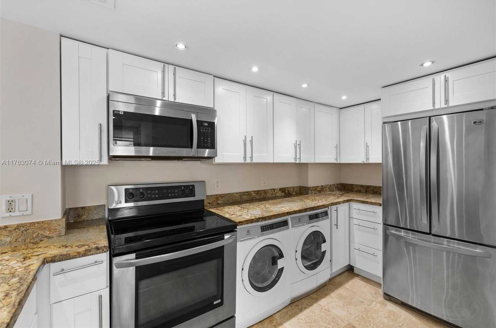 Small Image of 770 CLAUGHTON ISLAND DR #1703, Miami Number 11