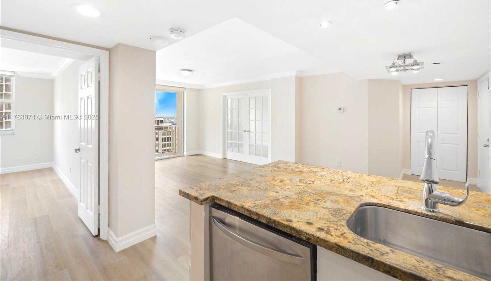 Small Image of 770 CLAUGHTON ISLAND DR #1703, Miami Number 13