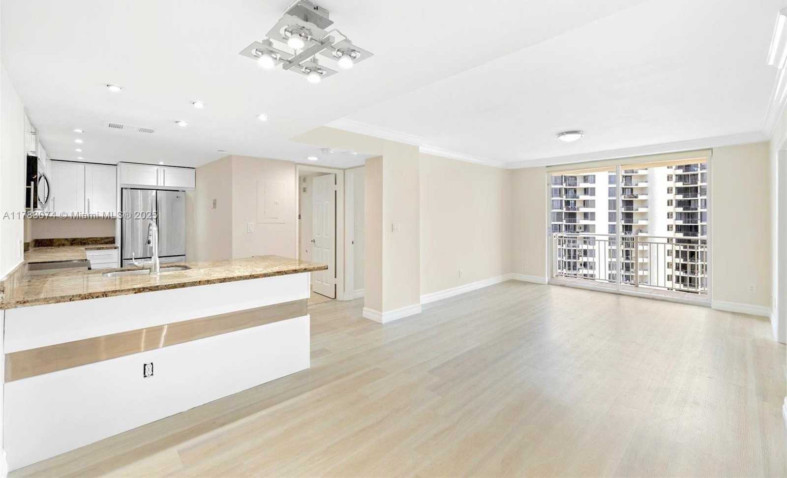 Small Image of 770 CLAUGHTON ISLAND DR #1703, Miami Number 15