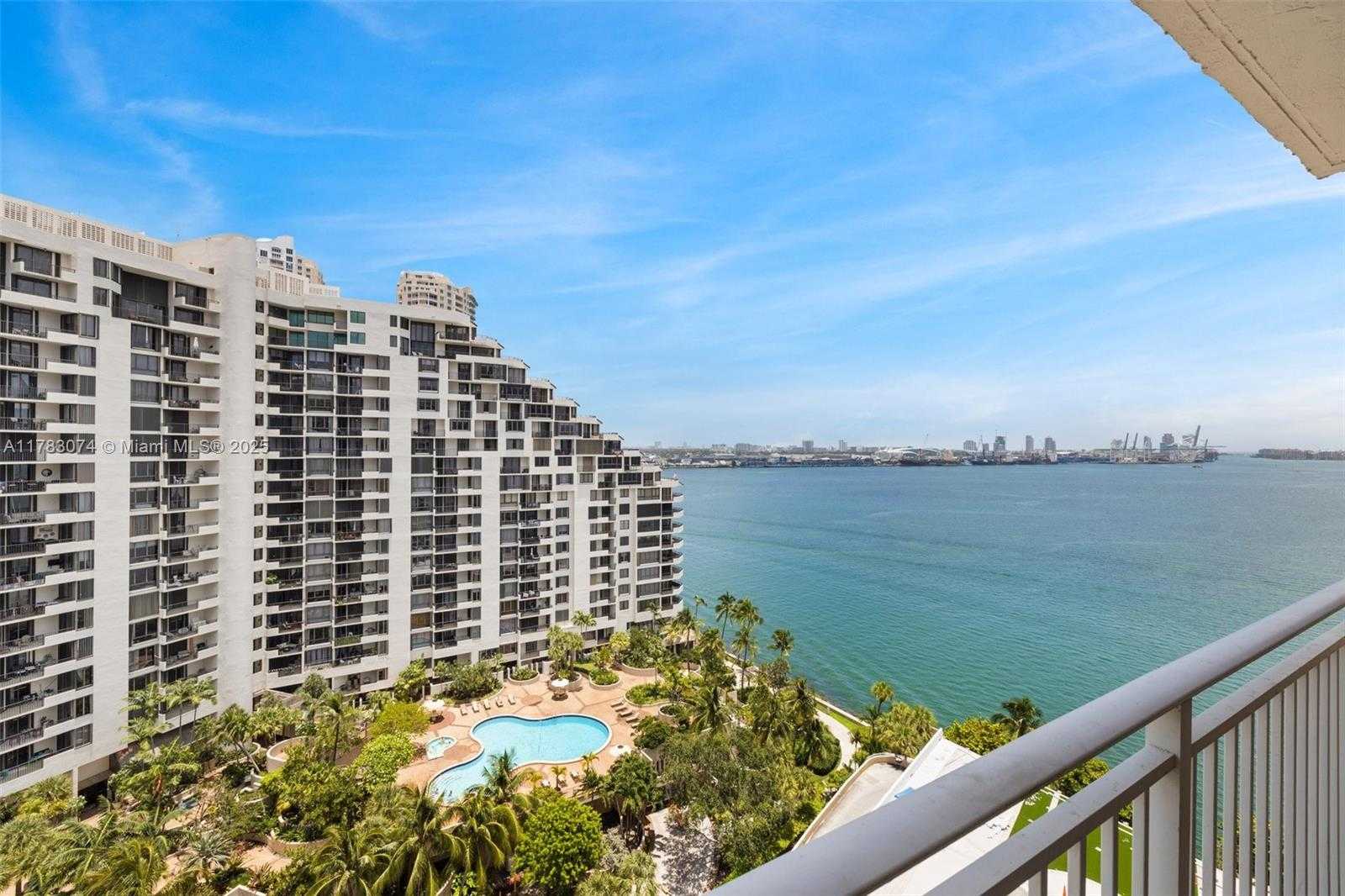 Small Image of 770 CLAUGHTON ISLAND DR #1703, Miami Number 26
