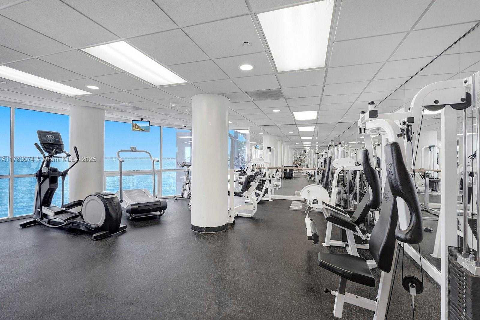 Small Image of 770 CLAUGHTON ISLAND DR #1703, Miami Number 29