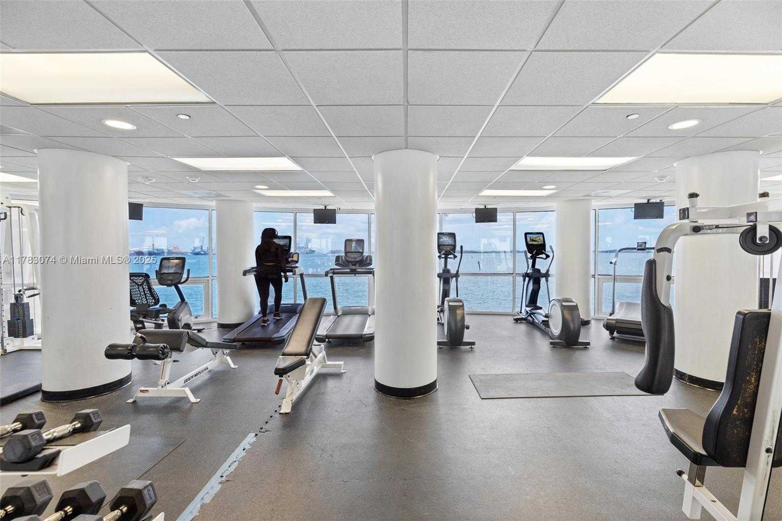 Small Image of 770 CLAUGHTON ISLAND DR #1703, Miami Number 31