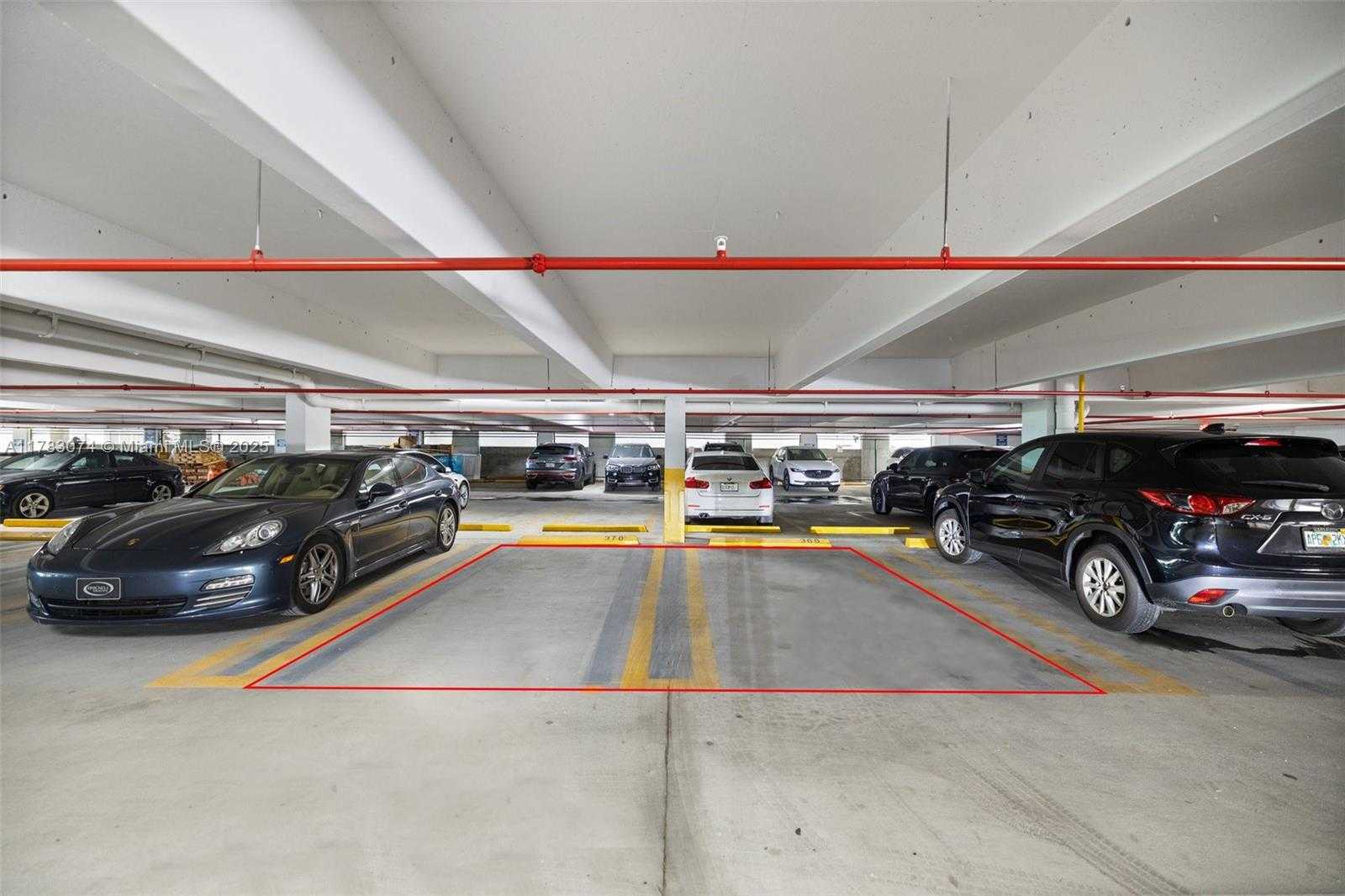 Small Image of 770 CLAUGHTON ISLAND DR #1703, Miami Number 32
