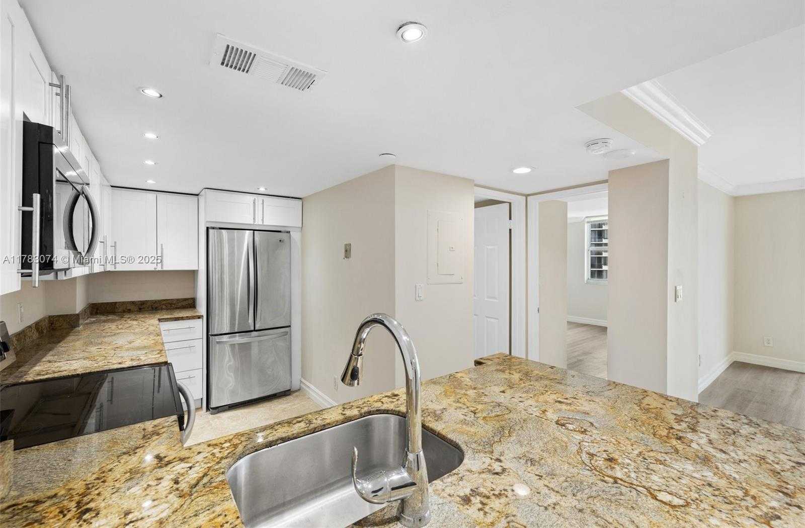 Small Image of 770 CLAUGHTON ISLAND DR #1703, Miami Number 9