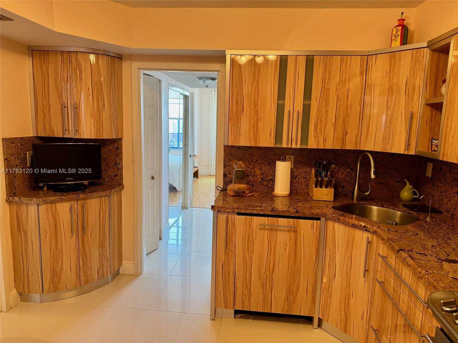 Small Image of 231 174TH ST #2308, Sunny Isles Beach Number 5