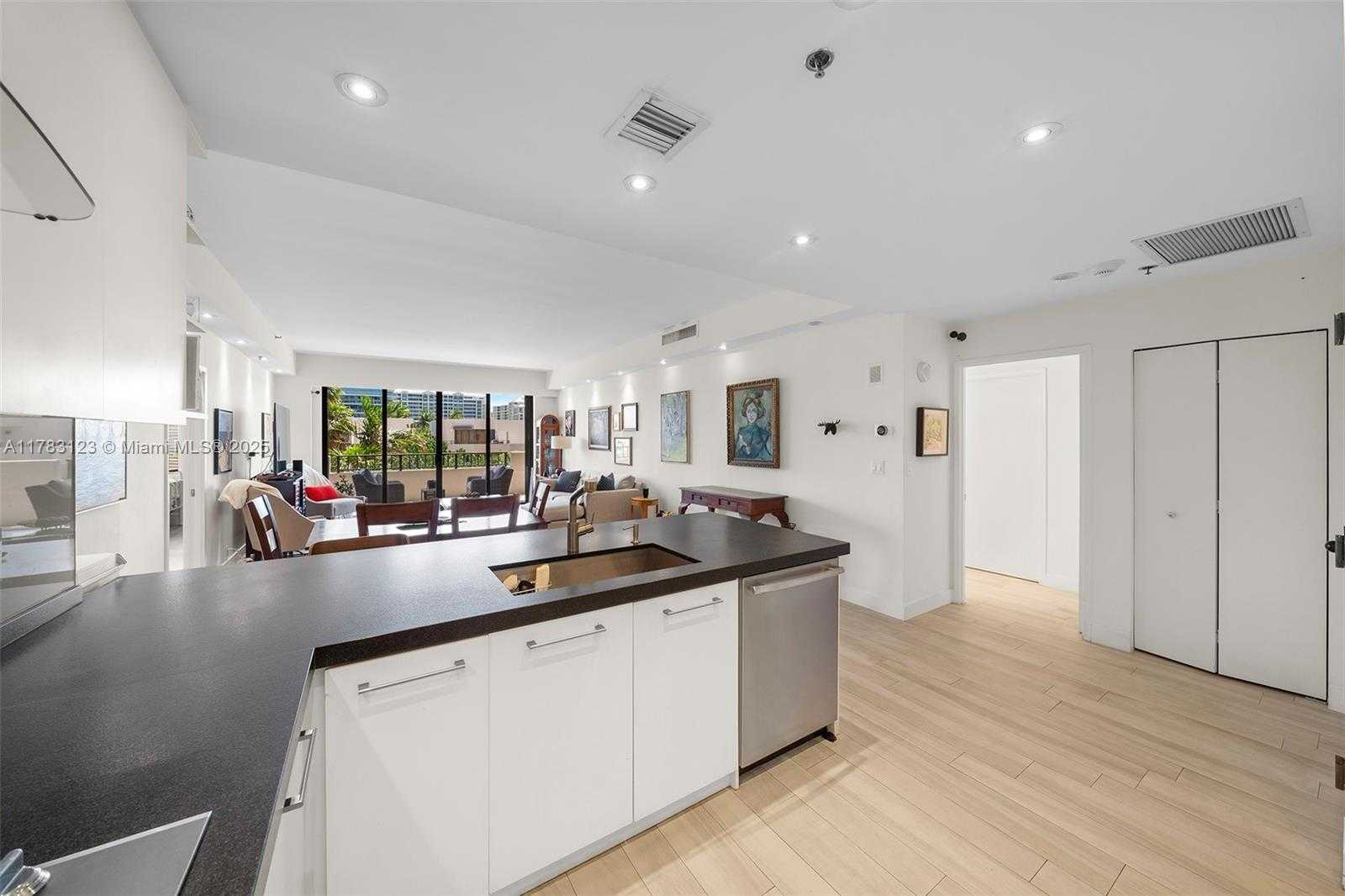 Small Image of 201 CRANDON BLVD #333, Key Biscayne Number 15