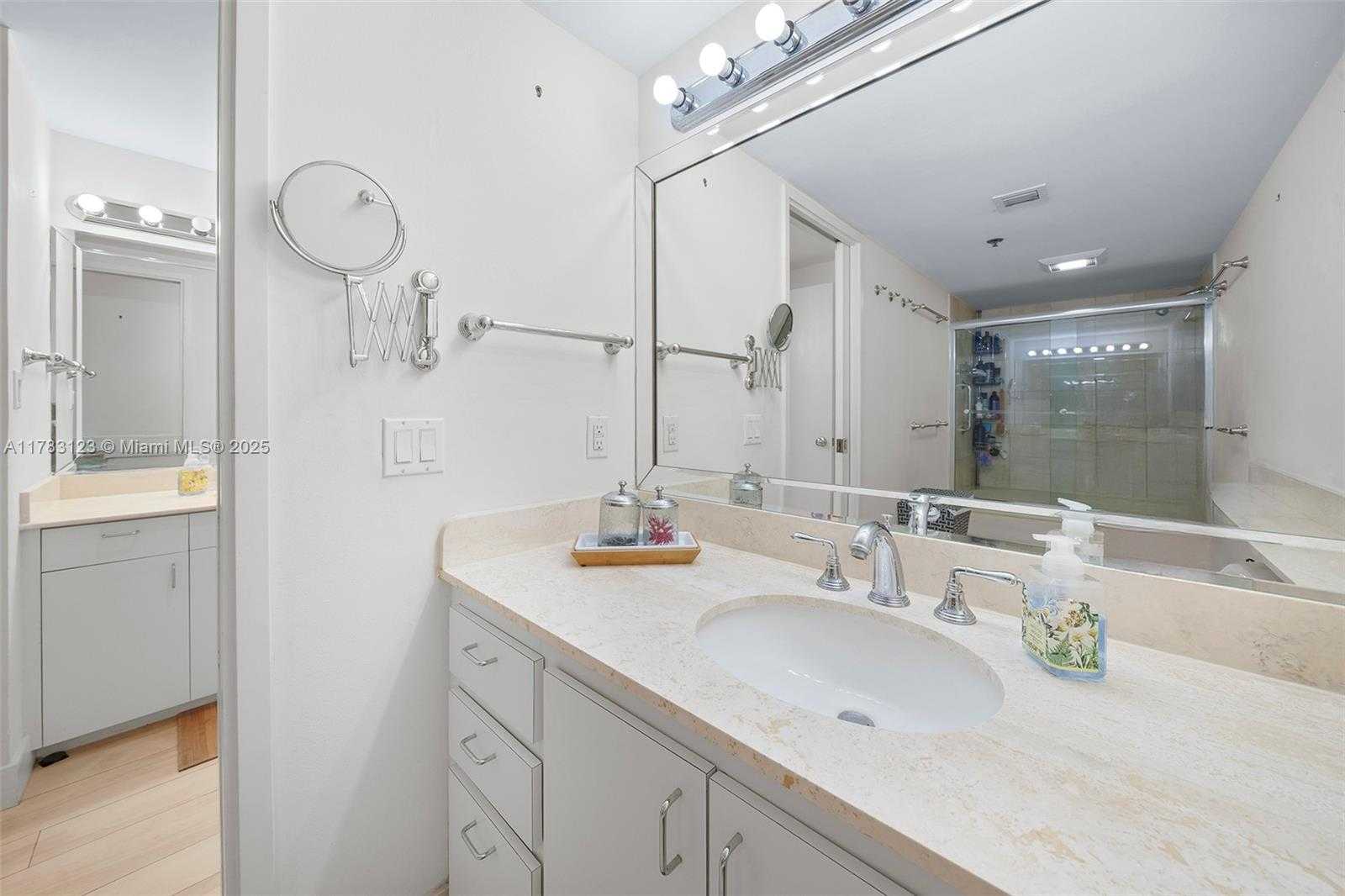 Small Image of 201 CRANDON BLVD #333, Key Biscayne Number 32