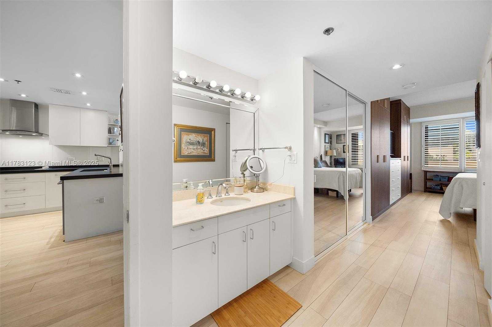 Small Image of 201 CRANDON BLVD #333, Key Biscayne Number 33