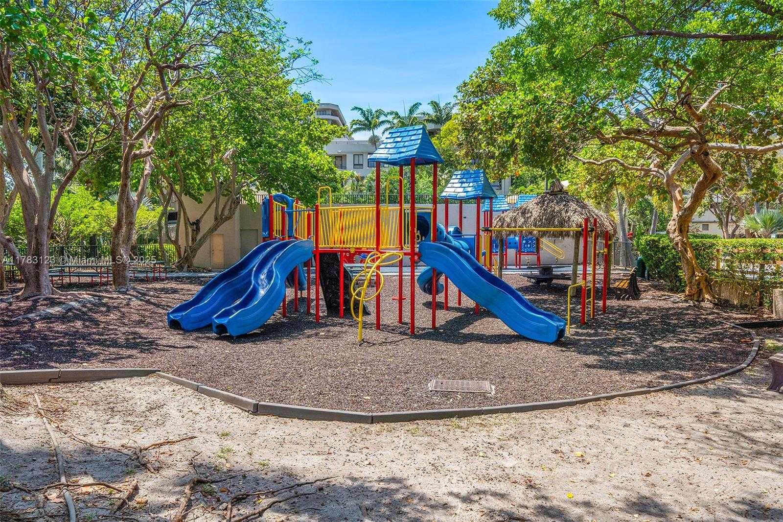 Small Image of 201 CRANDON BLVD #333, Key Biscayne Number 35